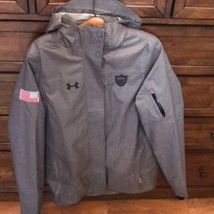 Gentle use under armor jacket size SM/P